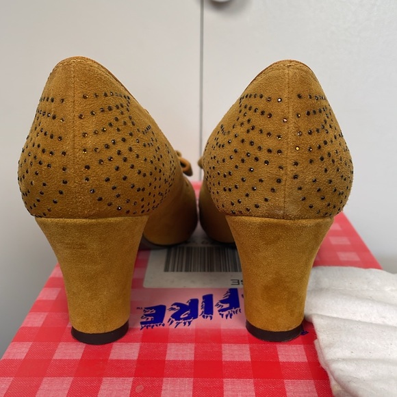 Miss L-Fire mustard yellow pin up suede pumps with bows and rhinestones. Sz38 - Picture 7 of 9
